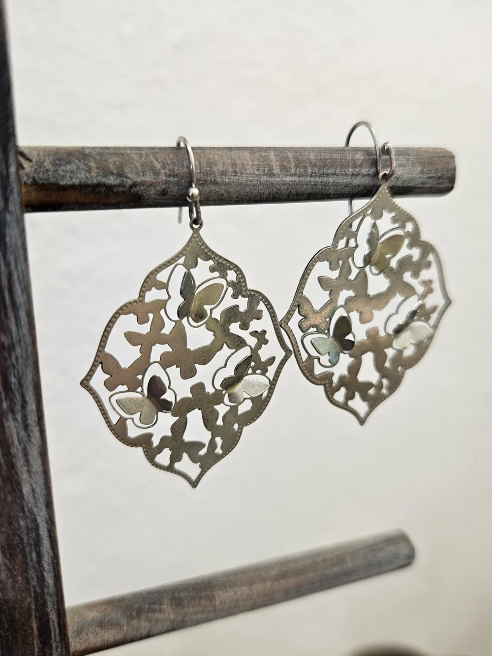 N/A lightweight filigree